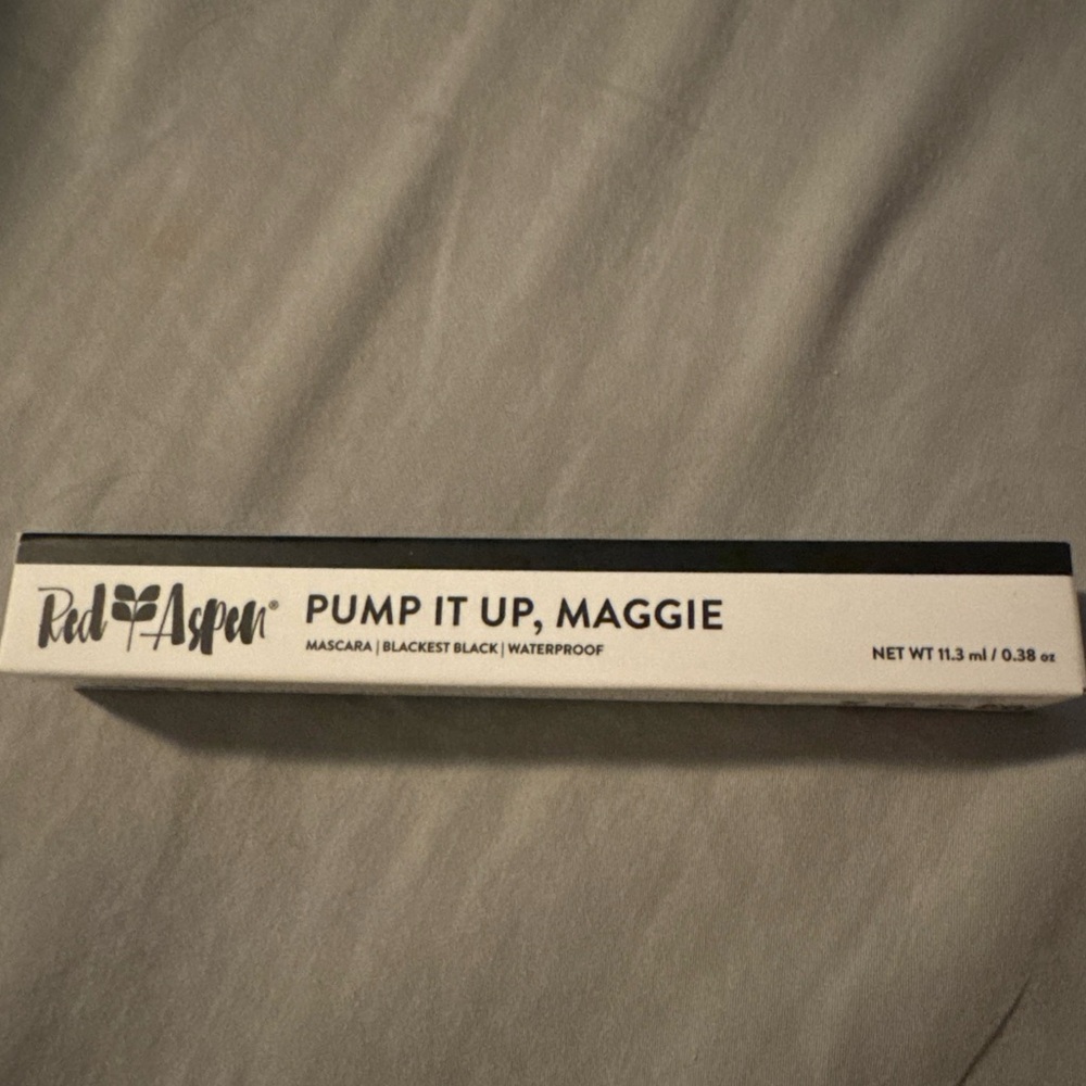 Red Aspen Black Mascara water proof 
Pump it up Maggie